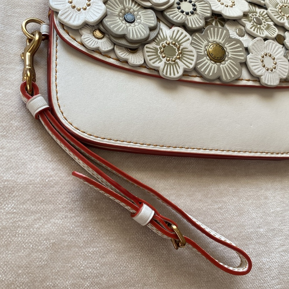 COACH 1941 Tea Rose Clutch CHALK
Wristlet Wallet - Picture 4 of 16